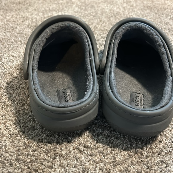 Grey fleece lined crocs. M8/W10 - Picture 3 of 5